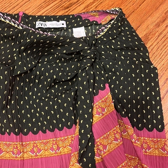 Zara Woman’s Printed Skirt Size XS - Picture 3 of 5